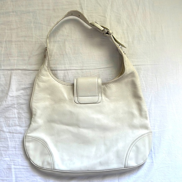 Burberry Hillgate White Leather Hobo Bag - Picture 3 of 15